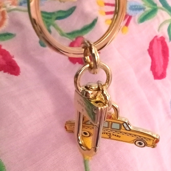 Kate Spade New York Taxi Keyfob - Picture 7 of 8